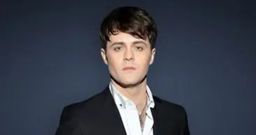 Джои Бэти (Joey Batey) — Лютик